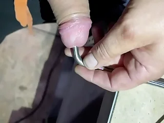 Mein Slave muss Harnröhre ficken